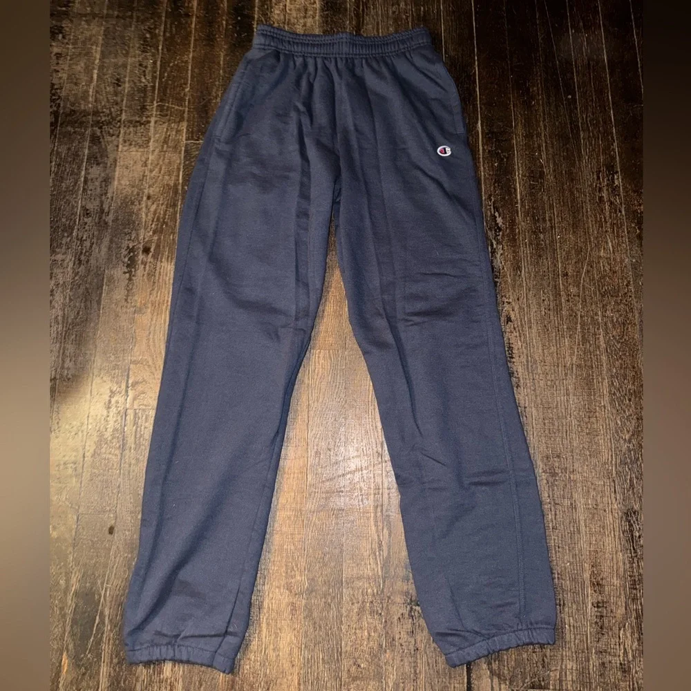 Champion sweatpants Navy. Used, good condition. Size small - Picture 1 of 3